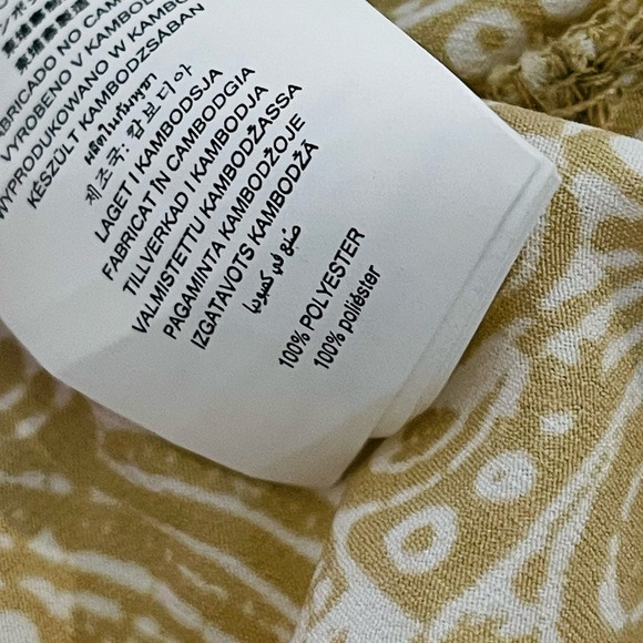 Michael kors size Medium Women's Beige Paisley Top - Picture 4 of 7